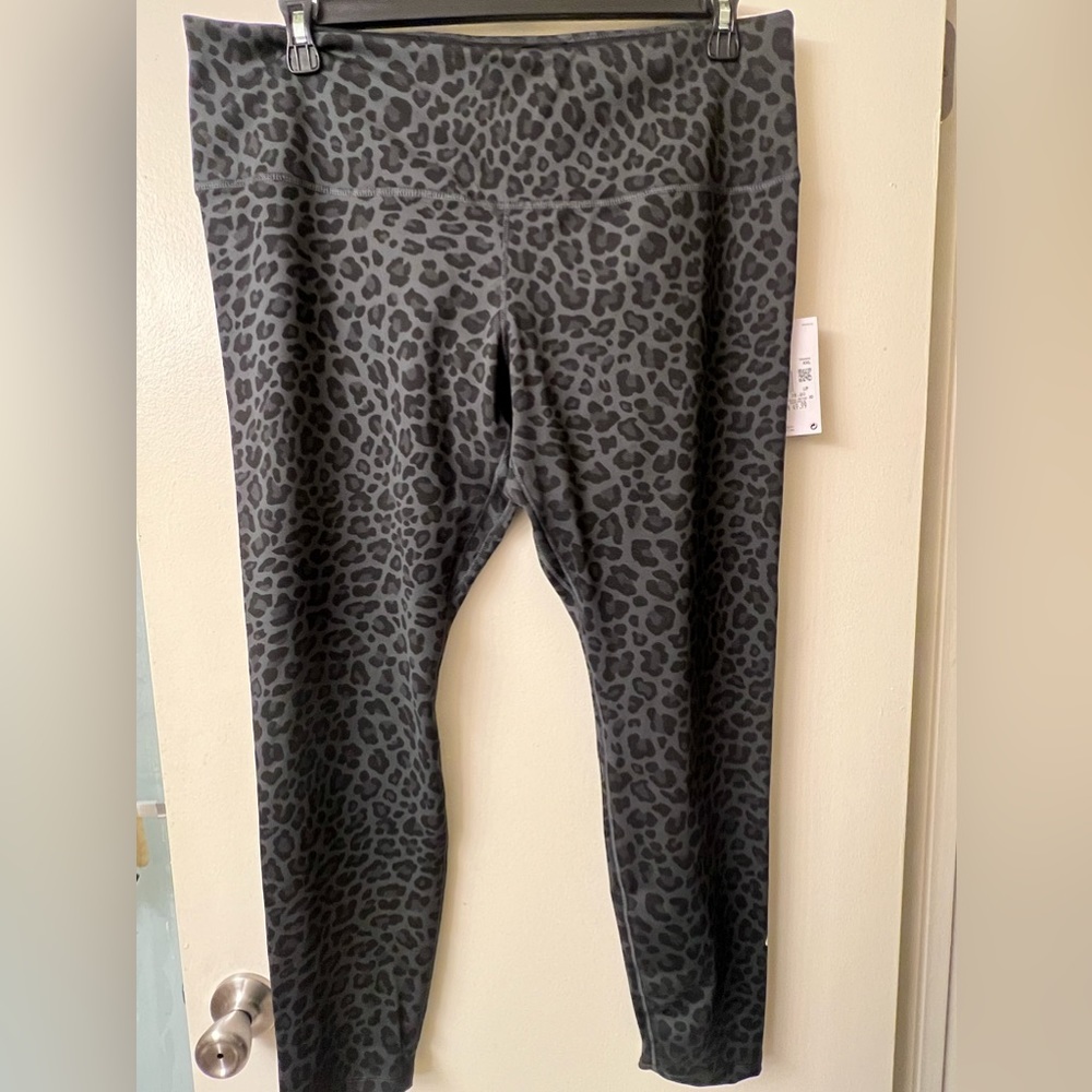 Nike dri-fit leopard print leggings. Size xxl